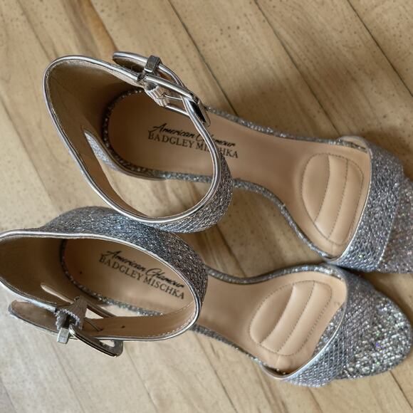 Badgley Mischka Jeweled Sandals Women 7.5 Bridal Silver Strappy Block Heel Party - Picture 3 of 11